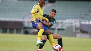 En su segundo juego con Panetolikos, el hondureño Deiby Flores anota por primera vez en Grecia frente a un club grande del país como lo es el Panathinaikos.