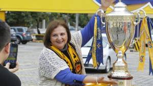 La afición todavía festeja la Copa del Real España.