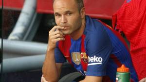 Andrés Iniesta solo piensa en seguir luchando por el título de la Liga de España.