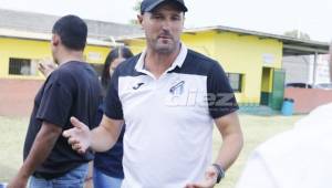 El entrenador Julio Pablo Rodríguez Cristóbal en su primer día de trabajo con el Honduras Progreso. Fotos Neptalí Romero