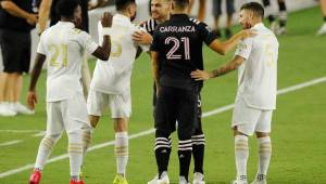 Jugadores del Inter Miami y Atlanta United luego de que decidieran no jugar en protesta por abuso policial contra Jacob Blake. Foto AFP