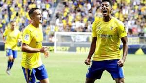 El delantero hondureño Antony 'Choco' Lozano anotó 10 goles en la pasada temporada con el Cádiz, claves para el ascenso a primera en España.