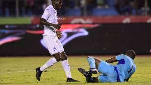 El atacante Rubilio Castillo luchó, buscó anotar, pero se le negó el gol. Foto Neptalí Romero