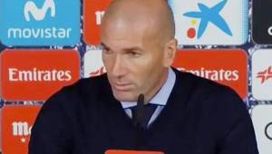 Zidane entró a la conferencia con el rostro desencajado y en varias ocasiones afirmó estar dolido por el abultado resultado.