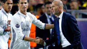 Zidane ha telefoneado a Cristiano Ronaldo hasta Rusia para hacerle saber que lo necesita en el Real Madrid. Foto AFP