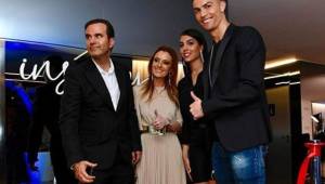 Momento incómodo para Georgina que mostró su ropa interior en la fiesta de Cristiano Ronaldo.