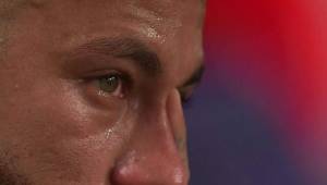 Neymar se quebró y no pudo evitar llorar tras perder el título de la Champions League con el PSG.