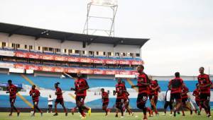 Trinidad y Tobago afinó en el estadio Olímpico sus últimos detalles y está lista para medirse este martes a Honduras por la fecha 2 de las eliminatorias Concacaf. Fotos Neptalí Romero