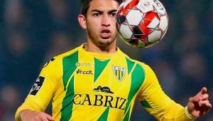 El delantero hondureño Jonathan Rubio ingresó de cambio con el Tondela que empató frente al Belenense y se complica en la zona del no descenso.