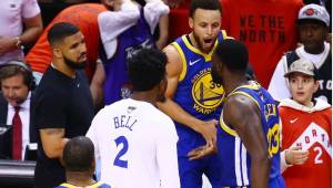 Los Warriors se impusieron y consiguieron trasladar ahora la eliminatoria a su sede de Oakland para el sexto enfrentamiento, el jueves. Fotos AFP