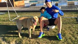 Cristiano Ronaldo junto a su hijo, Cristiano Jr y su perro Marosca.