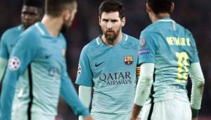 Lionel Messi salió frustrado en el triunfo del PSG sobre el Barcelona.