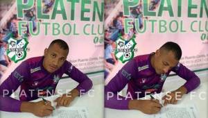 Rafael Zúniga estampó su firma en el contrato que lo une a Platense por la siguiente campaña.