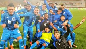 La Selección de Honduras con un hombre menos pudo eliminar a México. Foto cortesía Fenafuth.