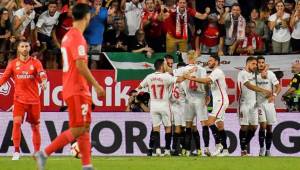 El Sevilla le ganó con contundencia al Real Madrid en casa.