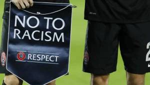 FIFA castigará de forma severa el racismo en juegos oficiales.