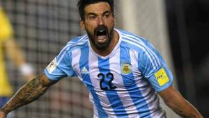 Lavezzi publicó un mensaje de apoyo para sus compañeros de selección previo al duelo contra Ecuador.