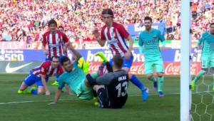 Luis Suárez y su gol anulado ante el Atlético.