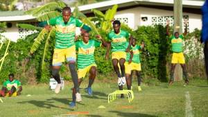 El exdelantero del Vida, Real España y Real Sociedad, Jamal Charles, se entrena a tope con Granada para su debut en Copa Oro ante Honduras.