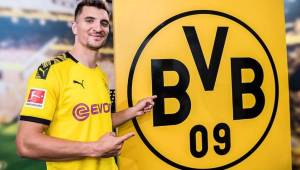 Thomas Meunier fue presentado hoy como el nuevo futbolista del Borussia Dortmund.