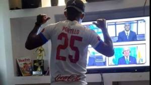 La polémica foto de Iván López con la camisa de Javier Portillo de Olimpia.