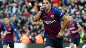 Luis Suárez anotó tres tantos en el triunfo del Barcelona 5-1 sobre Real Madrid.