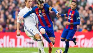 Cristiano Ronaldo y Lionel Messi son las principales figuras del clásico español.