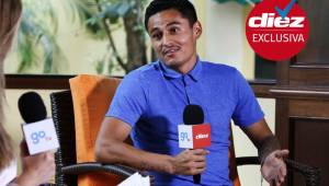 Andy Najar habló en exclusiva con Diez, aquí en la charla con Jenny Fernández. Foto: Neptalí Romero.