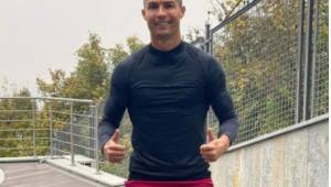 Cristiano Ronaldo sorprende en las redes sociales con su nuevo look. Ha decidido quedarse 'calvo'.