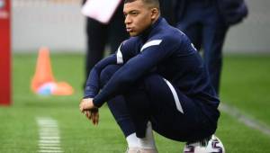 Mbappe continúa sin renovar su contrato con el PSG y muchos especulan con su posible llegada al Real Madrid en verano.