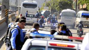 La Policía Nacional resguardó más de lo normal a Motagua producto de los ataques sufridos el pasado sábado. Foto: Ronal Aceituno