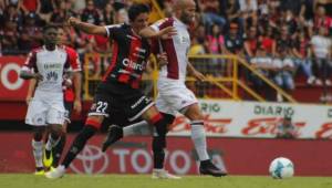 Alex López y Luis Garrido son titulares con el Alajuelense en el clásico tico ante Saprissa.