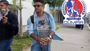 El defensor panameño Luis Ovalle cuando arribaba a Tegucigalpa para unirse al Olimpia de cara al torneo Clausura. Fotos Juan Salgado