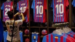 La camisa de Messi ya no se vende en la tienda oficial del Barcelona.