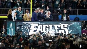 Filadelfia alzó el trofeo por primera vez de un Super Bowl.