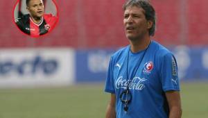 Carlos Restrepo estuvo dirigiendo al equipo de los amigos de Pablo Gabas en la despedida del excapitán del Alajuelense.