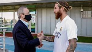 Sergio Ramos todavía no decide si continuará o no con el Real Madrid. Florentino ya dio el primer paso.