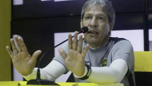 Carlos Restrepo, entrenador del Real España, dice que no piensa en las estadísticas cuando se le consultó que no ganan al Platense desde hace cinco años.