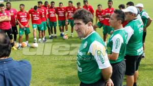 Héctor Vargas junto a su asistente Jorge Pineda iniciaron la pretemporada en el Marathón. En el club se habla de ilusión. Fotos Neptalí Romero