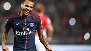 Dani Alves anotó golazo en el triunfo del PSG en la final ante el Mónaco.