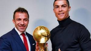 Del Piero posando junto a Cristiano para Sky Sports Italia.