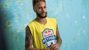 Neymar pasa la cuarentena por el coronavirus en su natal Brasil, país al que ya comenzó a ayudar con los millones que ha amasado.