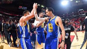 Stephen Curry y Klay Thompson fueron las grandes figuras para que los Golden State clasificaran a la gran final.