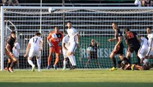 'Buba' López debutó sin recibir gol con el Orange County.