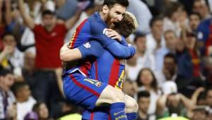 Messi celebrando junto a Rakitic la anotación del croata.