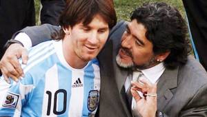 Diego Maradona dirigió a Messi en la selección argentina y asegura que parecía un 'peluche'.