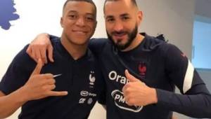 El madridismo se ilusiona con esta imagen de Benzema y Mbappé juntos. Pueden ser compañeros la próxima temporada.