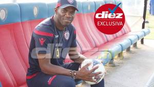 Nos metimos en la cancha con 'La Pantera' David Suazo donde es el entrenador de las inferiores del Cagliari. Además nos hablará de su sueño de dirigir la Bicolor.