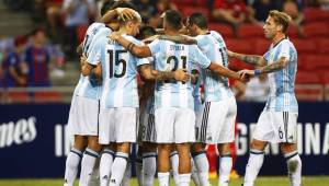 La selección de Argentina cumplió el trámite contra Singapur.