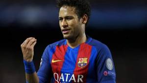 Neymar no viajó a Madrid para disputar el Clásico debido a su sanción.